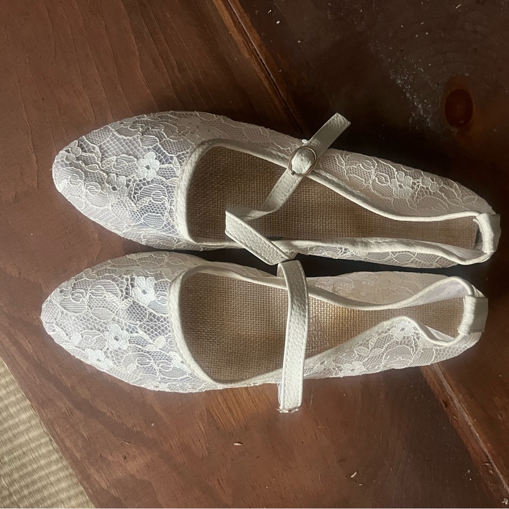 Lace Mary Jane Flats - White